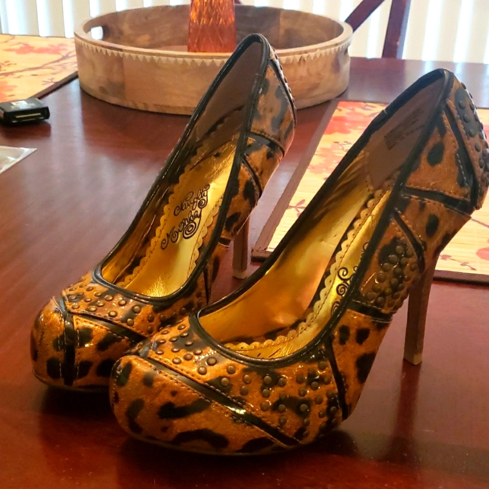Leopard animal print high heel pumps by Naughty Monkey sz 6 1/2